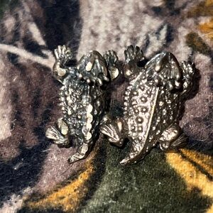 WHIMSICAL NAVAJO STERLING SILVER 925 TOAD EARRINGS